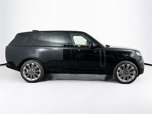 2025 Land Rover Range Rover P400 SE 7 Seat