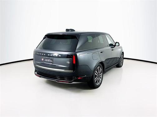 2023 Land Rover Range Rover P530 SE