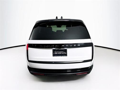 2025 Land Rover Range Rover P550e SE