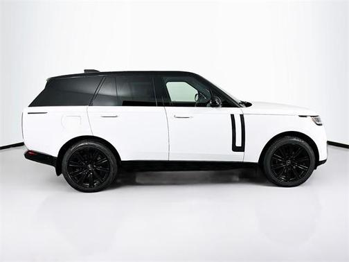 2025 Land Rover Range Rover P550e SE