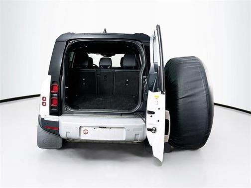 2024 Land Rover Defender P300
