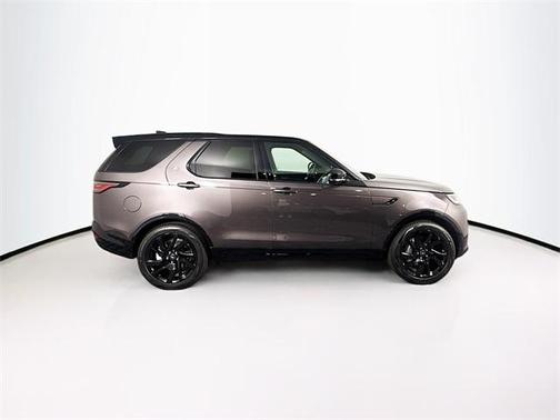 2025 Land Rover Discovery P300 Dynamic SE