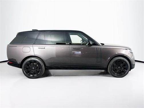 2025 Land Rover Range Rover P530 SE 7 Seat