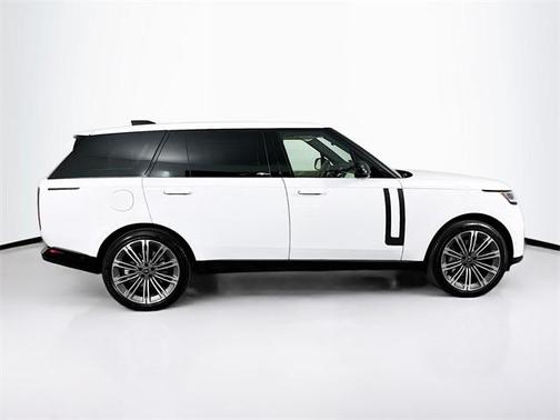 2025 Land Rover Range Rover P530 SE 7 Seat