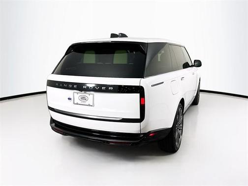 2025 Land Rover Range Rover P530 SE 7 Seat