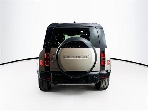 2025 Land Rover Defender P400 X-Dynamic SE