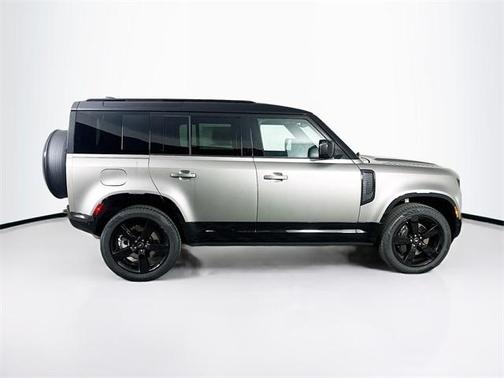 2025 Land Rover Defender P400 X-Dynamic SE