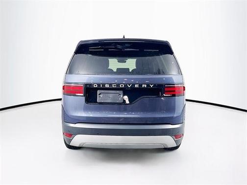 2024 Land Rover Discovery P300 S
