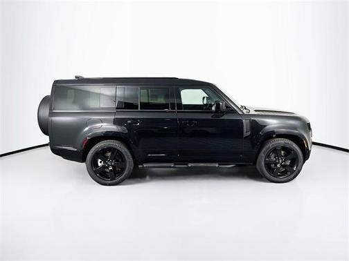 2024 Land Rover Defender P400 X-Dynamic SE