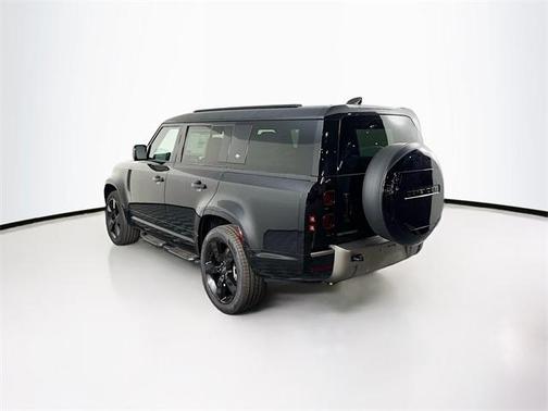 2024 Land Rover Defender P400 X-Dynamic SE