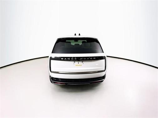 2025 Land Rover Range Rover P400 SE 7 Seat