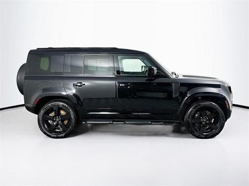 2025 Land Rover Defender P400 X-Dynamic SE