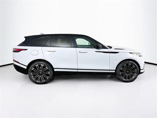2026 Land Rover Range Rover Velar Dynamic SE