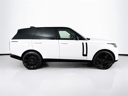 2025 Land Rover Range Rover P400 SE