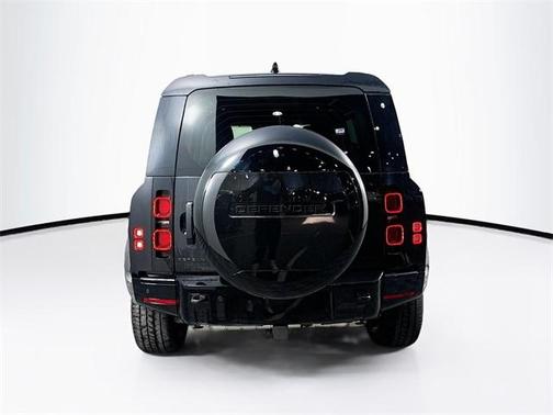 2025 Land Rover Defender P400 X-Dynamic SE