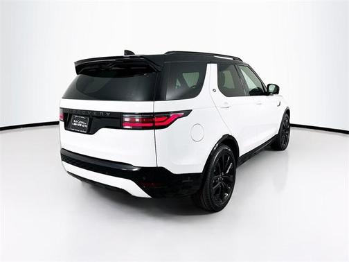 2026 Land Rover Discovery SE