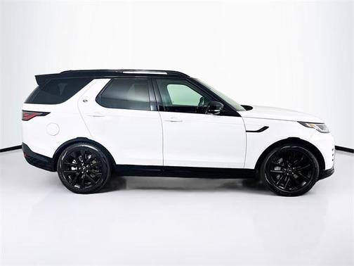 2026 Land Rover Discovery SE