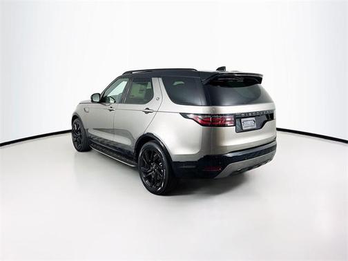 2024 Land Rover Discovery P300 Dynamic SE