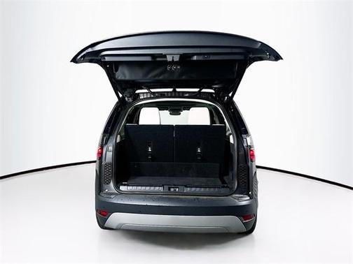 2024 Land Rover Discovery P300 S