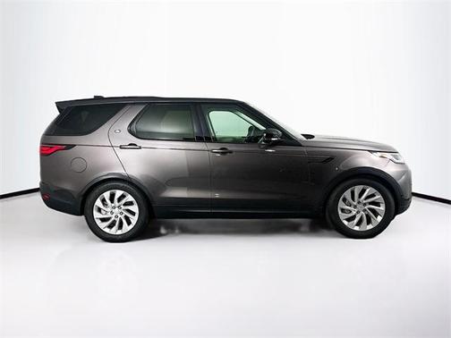 2024 Land Rover Discovery P300 S