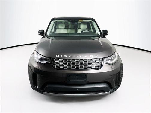 2024 Land Rover Discovery P300 S