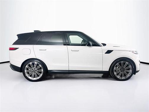 2025 Land Rover Range Rover Sport P360 SE