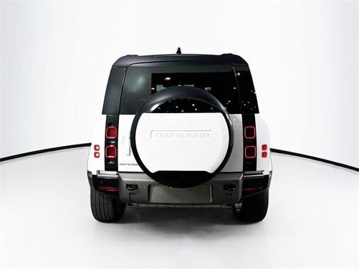2025 Land Rover Defender P400 X-Dynamic SE