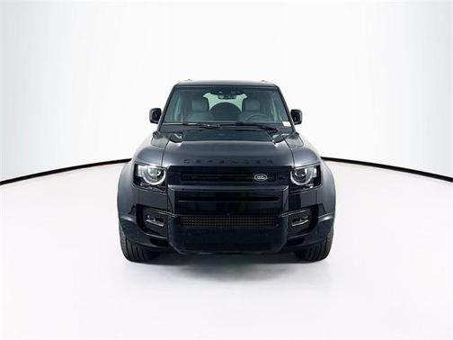 2025 Land Rover Defender P400 X-Dynamic SE