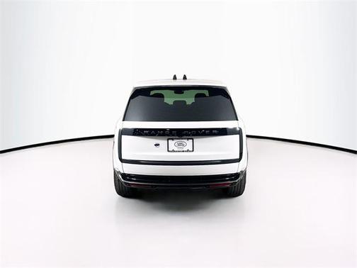 2025 Land Rover Range Rover P400 SE