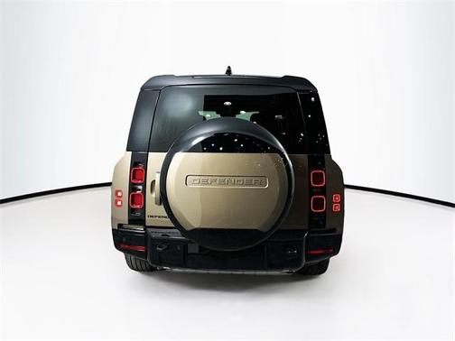 2025 Land Rover Defender P400 X-Dynamic SE