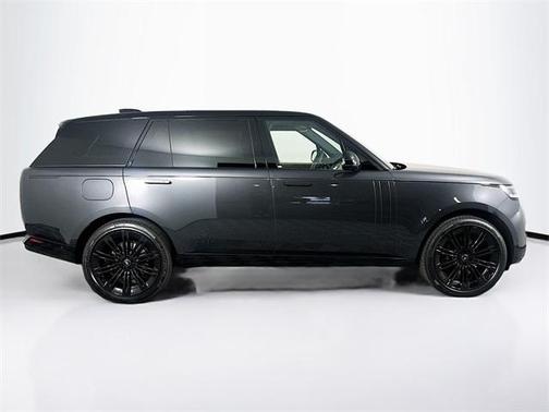 2025 Land Rover Range Rover P400 SE 7 Seat