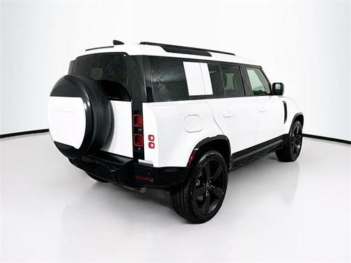 2025 Land Rover Defender P400 X-Dynamic SE