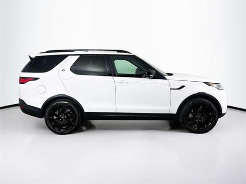 2025 Land Rover Discovery P300 S