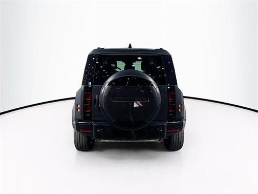 2025 Land Rover Defender P400 X-Dynamic SE