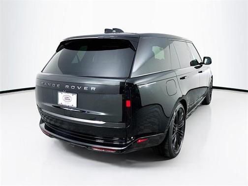 2025 Land Rover Range Rover P530 SE 7 Seat