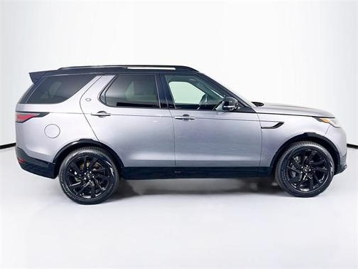 2024 Land Rover Discovery P300 Dynamic SE