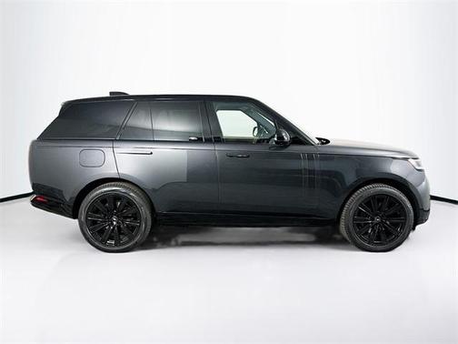2025 Land Rover Range Rover P550e SE