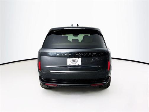 2025 Land Rover Range Rover P550e SE