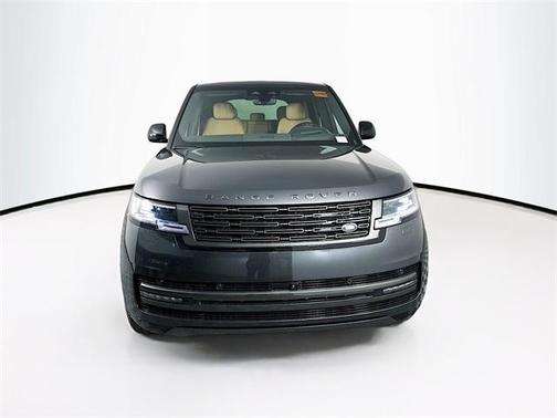 2025 Land Rover Range Rover P550e SE