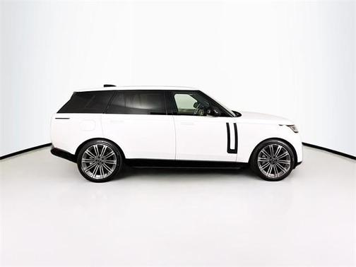 2025 Land Rover Range Rover P400 SE 7 Seat