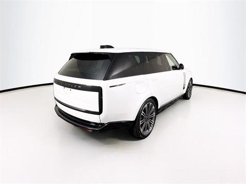 2025 Land Rover Range Rover P400 SE 7 Seat
