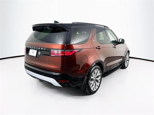 2026 Land Rover Discovery Tempest Edition