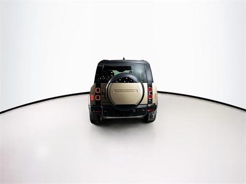 2025 Land Rover Defender P400 X-Dynamic SE