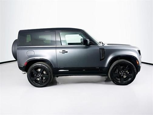 2025 Land Rover Defender 90 V8