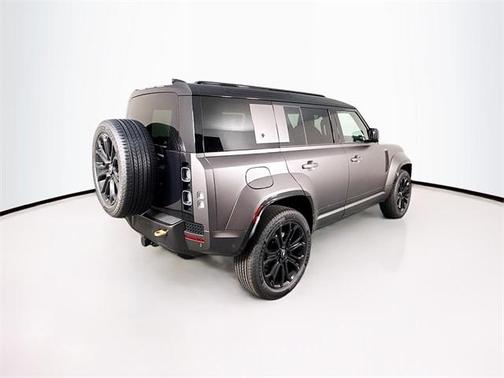 2025 Land Rover Defender V8