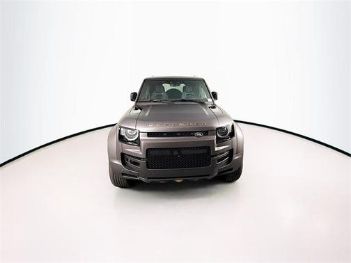2025 Land Rover Defender V8