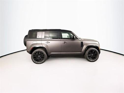 2025 Land Rover Defender V8