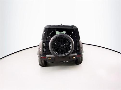 2025 Land Rover Defender V8