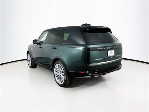 2025 Land Rover Range Rover P530 SE