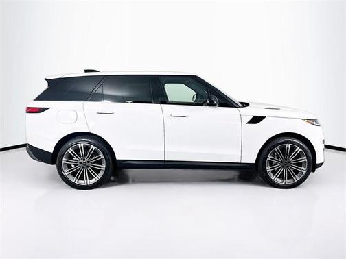 2025 Land Rover Range Rover Sport P360 SE